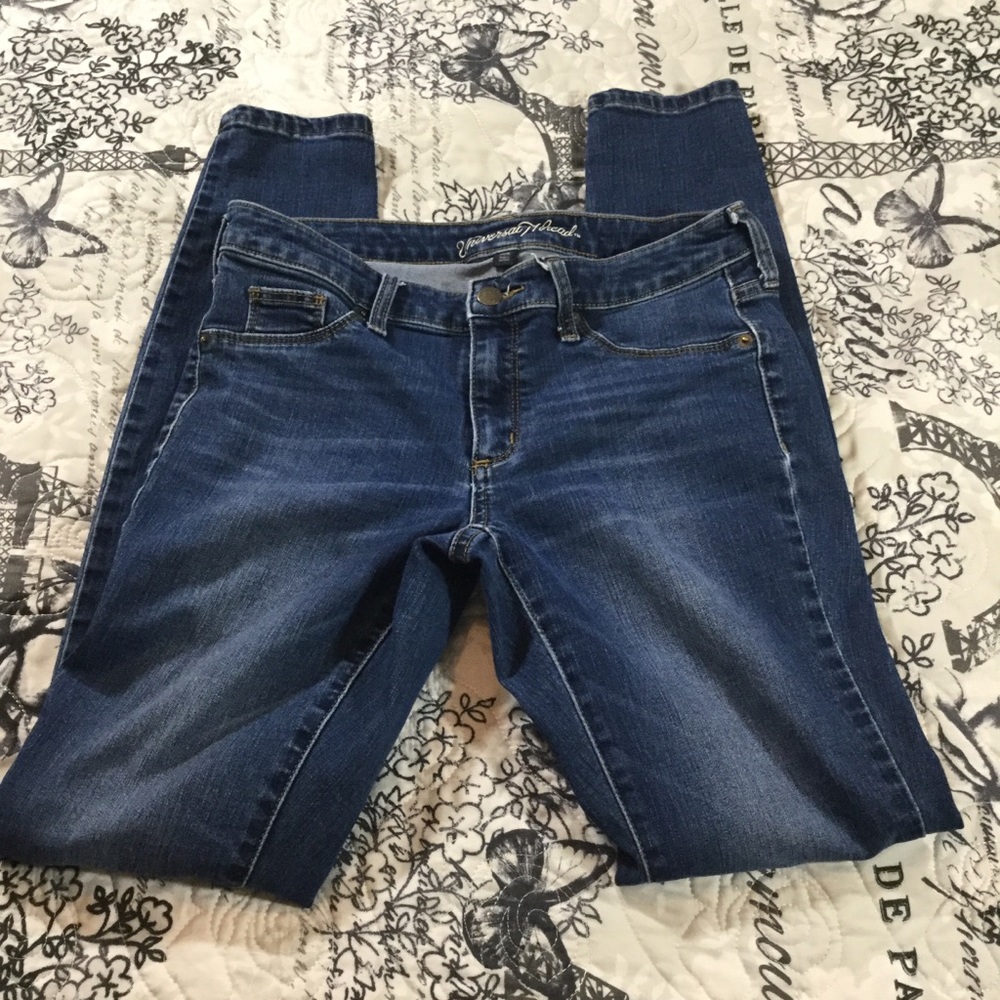 Like new Universal thread Jeans